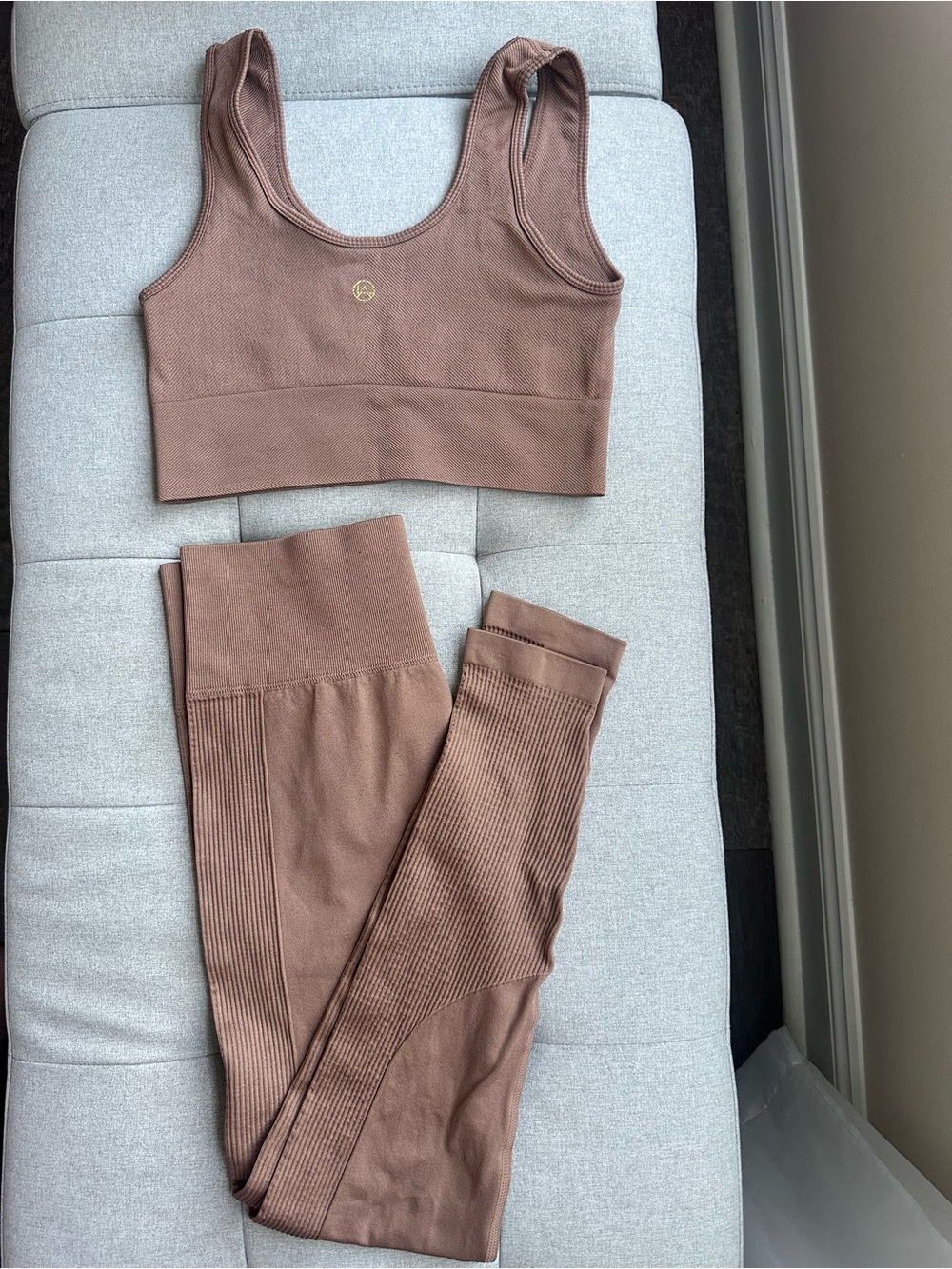 Seamless High-Waist Leggings & Support Crop — Brown
